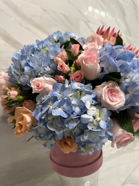 Gender reveal party flowers Gender Reveal Bouquet Flowers, Flowers For Gender Reveal Party, Hydrangea Gender Reveal, Gender Reveal Flower Centerpieces, Gender Reveal Flowers, Pink And Blue Flower Arrangements Gender Reveal, Realistic Wedding, Gender Reveal Gifts, Gender Reveals