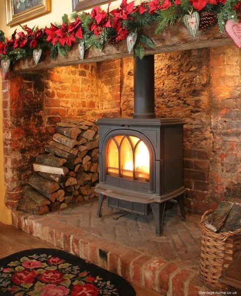 Brick Fireplace Log Burner, Wood Stove Surround, Wood Stove Hearth, Wood Burning Stoves Living Room, Log Burner Living Room, Cottage Fireplace, Brick Hearth, Fireplace Wood, Wood Stove Fireplace