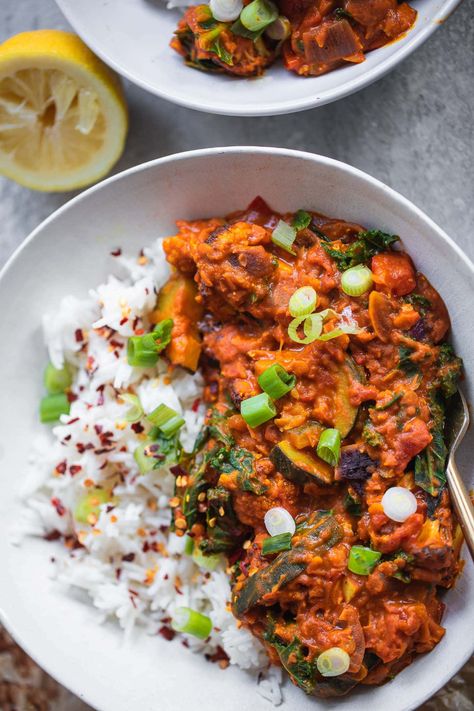 Vegan Red Lentil Cauliflower Dahl-7 Cauliflower Dahl, Vegan Dahl, Lentil Cauliflower, Dahl Recipe, Veggie Dinners, Lentil Dahl, Vegan Dinner Recipes Easy, Steamed Cauliflower, Veggie Dinner