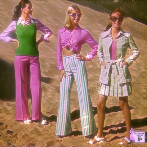 Bright groovy outfits 70's aesthetic inspo Bright 70s Aesthetic, 70s Skirt Outfit Disco, 70's Aesthetic Outfits, 80s Pop Fashion, The 70’s, Bright 70s Outfits, Groovy 70s, Groovy 70s Outfit, Aesthetic 70s Outfit