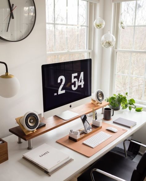 It is the beginning of a new year after two quite unproductive years,… The post 16 Modern Tools and Accessories to Transform Your Workspace appeared first on Arch2O.com. Leather Desk Pad, Desk Inspiration, Home Office Setup, Modern Home Office, Home Office Space, Office Setup, Office Room, Home Desk, Desk Set