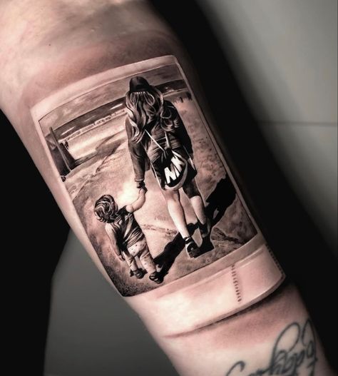 Polaroid Picture Tattoo, Realism Portrait Tattoo, Beach Tattoo Ideas, Family Tattoo Ideas, Realism Portrait, Sleeve Tattoo Ideas, Polaroid Picture, Beach Tattoo, Full Body Tattoo