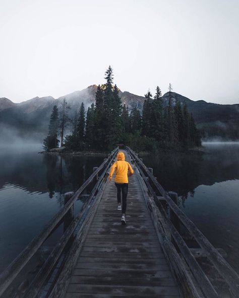 Marcel | From Germany 🇩🇪 on Instagram: “Running into the next adventure! I‘m heading to Italy now. Going to spend the upcoming 10 days in a region I haven’t visited before! Pretty…” Travel Photography Inspiration, Yellow Jacket, Travel Wanderlust, Pics Art, Oh The Places Youll Go, Travel Insurance, Adventure Awaits, Trail Running, Land Scape