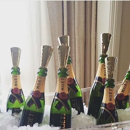 Champagne XS on Instagram: "Mini Moëts➕mini Moët sippers➕mini Moët bath ✔️ Photo by @j4four" Christmas 2024, Champagne, Bath, Shower, Christmas, On Instagram, Instagram