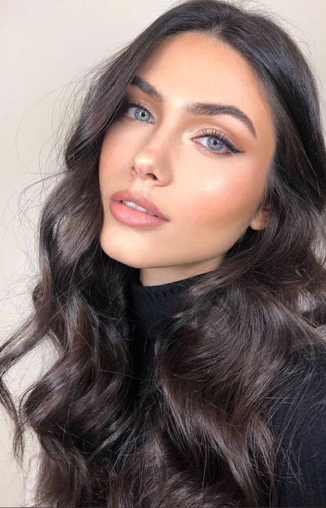 Dark Hair Blue Eyes, Makeup Tip, Brown Hair Blue Eyes, Chocolate Brown Hair, Ideas Nails, Street Nails, Natural Makeup Looks, Dark Brown Hair, Fall Nails