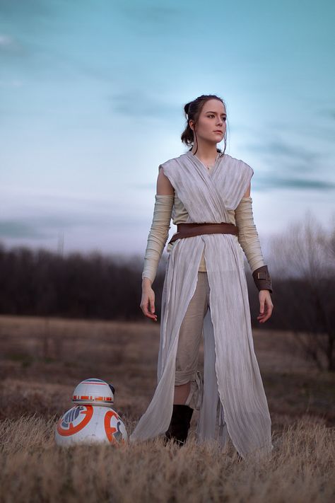 Star Wars Outfit, Disfraz Star Wars, Movie Character Halloween, Rey Costume, Star Wars Halloween Costumes, Rey Cosplay, Characters Halloween, 90s Costume, Star Wars Halloween