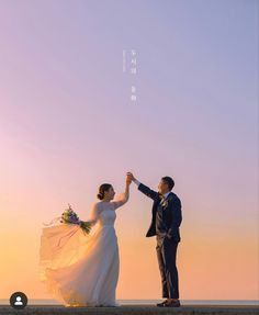 黃 on Pinterest Prenuptial Photoshoot, Shooting Couple, Pre Wedding Photoshoot Props, Korean Wedding Photography, Pre Wedding Photoshoot Outfit, Wedding Photo Studio, Wedding Photoshoot Props, Pre Wedding Shoot Ideas, Pre Wedding Photoshoot Outdoor