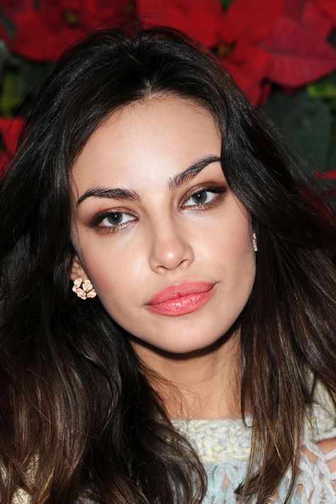 A Natural look - Madalina Ghenea , Romanian actress Madalina Ghenea, Mădălina Diana Ghenea, Hair Solutions, Model Face, Girls Makeup, Fitness Beauty, Dark Hair, Beauty Women, Beautiful People