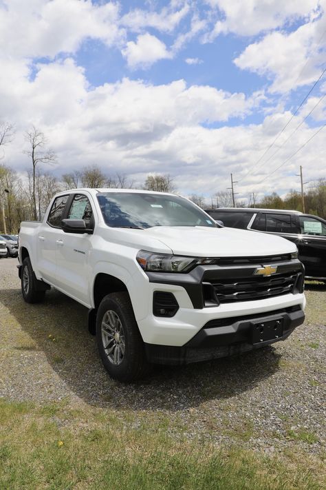 Conquer every terrain with confidence in the 2024 Chevy Colorado LT! 💪 🔥 (Stock#B40137)  #HealeyBrothers #HudsonValley #HVNY #poughkeepsieny #orangecountyny #sussexcountynj #essexcountynj #bergencountynj #chevy #chevytrucks #chevycolorado #colorado #lt #trucks Chevrolet Dealership, New Hampton, Poughkeepsie Ny, Hudson Valley Ny, Chevy Colorado, Chevrolet Colorado, Chrysler Dodge Jeep, Chevrolet Trucks, Car Auctions