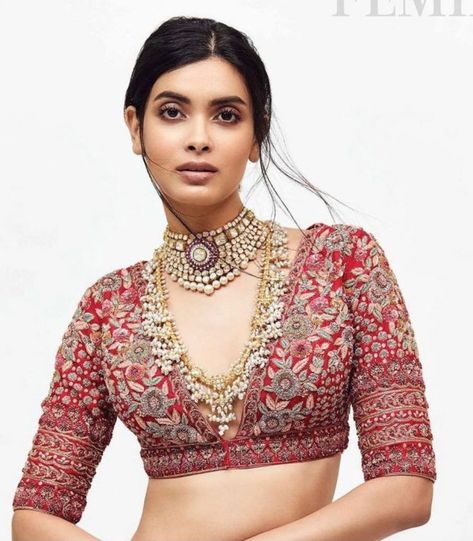 Embroidered blouse designs for royal brides-to-be - Fab Weddings Sari Blouses, Blouses Work, Latest Blouse Designs, Golden Blouse, Designs Blouse, Blouse Back Neck, Saree Jackets, Glass Heels, Embroidery Blouses