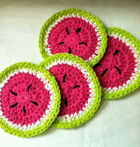 Watermelon Coasters, Crochet Coasters Free Pattern, Crochet Coaster Pattern, Crochet Coaster, Crochet Potholders, Crochet Kitchen, Crochet Dishcloths, Summer Watermelon, Crochet Diy