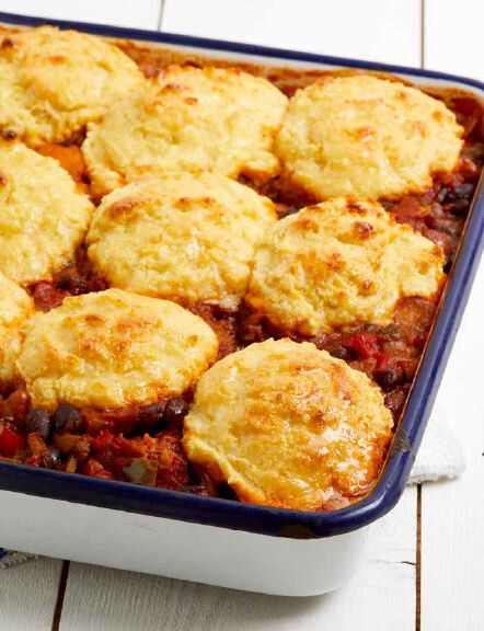 Veggie Chili Cornbread Skillet — Katie Lee Biegel Katie Lee Biegel Recipes, Chili Pot Pie, Veg Chili, Veggie Dinner Recipes, Cornbread Pie, Cornbread Skillet, Chili Cornbread Casserole, Katie Lee Biegel, Chili Cornbread