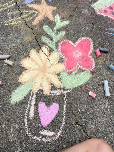 Chalk Flowers, Aesthetic Happy, Chalk Drawings, Sidewalk Chalk, Flowers Spring, Happy Spring, Spring Easter, Chalk Art, Chalk