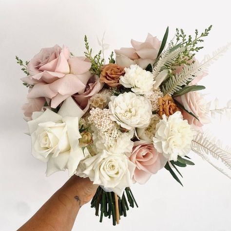 Yarra Valley Floral Design + Styling || Renee Veenhuizen on Instagram: "For me, it’s all about that BIG & B E A U T I F U L bouquet 💥 #bigbouquet #bouquet #weddingbouquet #weddinginspiration #flowers #statmentpieces #florals #weddingfloraldesign #interiordesign #design #floralstylist #bigandbeautiful #beautiful #rose #roses #reflection #reflex #myfavorite #myfav #styleblogger #styleinspiration #instagood" Reflex Rose Bouquet, Moab Rose Bouquet, Bouquet Shapes, Yarra Valley, F U, Beautiful Rose, Rose Bouquet, Floral Design, Wedding Inspiration