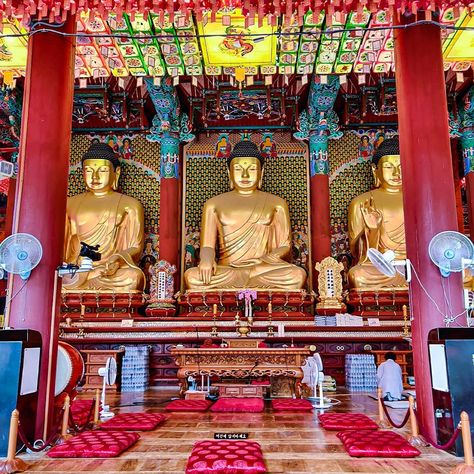 Chinese Buddhist Temple, Korean Buddhist Temple, Jogyesa Temple, Korean Village, King Rama 10, Korean Temple, Air Nomads, Buddhist Architecture, Buddhist Temples