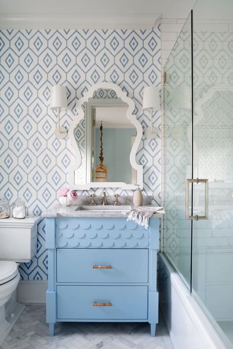 This Flouncy Pattern Is Popping Up Everywhere—Here's Why Designers Love It Blue Bathroom With Wallpaper, Bathroom Wallpaper Vintage, Bathroom With Wallpaper, Accent Wall Inspiration, Coastal Rooms, Herringbone Tile Pattern, Kids Bathroom Design, Small Bathroom Wallpaper, Teen Bathrooms