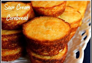 Aunt Vel's Sour Cream Corn Bread! Cream Corn Bread, Maple Cornbread, Sour Cream Cornbread, Cornbread Muffins, Creamed Corn, Corn Bread Recipe, Sweet Tea, Back To Nature, Muffin Recipes