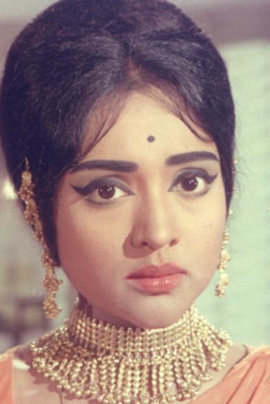 Vaijanti Mala Actress, Vaijayanti Mala, Bollywood Nostalgia, Indian Retro, Bollywood Makeup, Bollywood Retro, Rishi Kapoor, Vintage Saree, Retro Bollywood