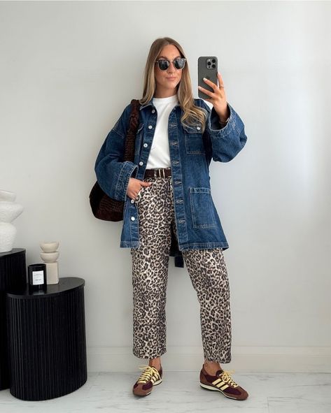 Black Crop Flare Pants Outfit, Cheetah Pants Outfit Fall, Leopard Print Long Sleeve Top Outfit, Leopard Button Down Shirt Outfit, Outfits With Leopard Pants, Cheetah Print Cardigan Outfit, Palm Springs Outfit Fall, Leopard Barrel Jeans Outfit, Winter Linen Pants Outfit