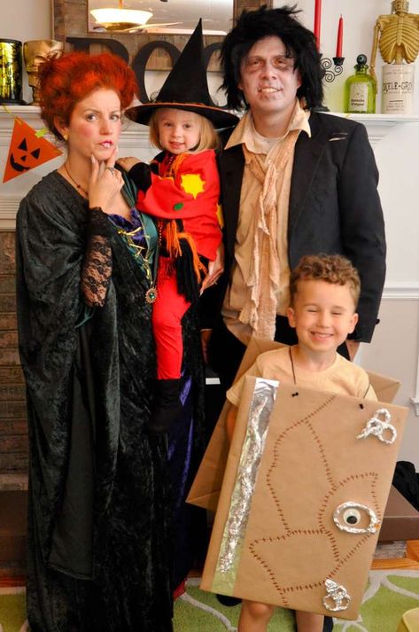 Hocus Pocus Book Costume, Halloween Costumes Hocus Pocus, Hocus Pocus Halloween Party, Hocus Pocus Halloween Costumes, Hocus Pocus Costume, Hocus Pocus Book, Family Themed Halloween Costumes, Hocus Pocus Party, Halloween Costumes For Family