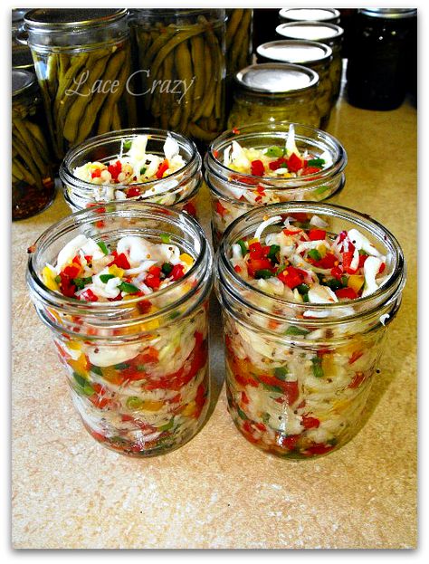 Canning Cabbage Recipes, Canning Cabbage, Canning Bell Peppers, Pickled Pepper Recipe, Canning Peppers, Pickled Vegetables Recipe, Pressure Canning Recipes, Canning Pickles, Home Canning Recipes