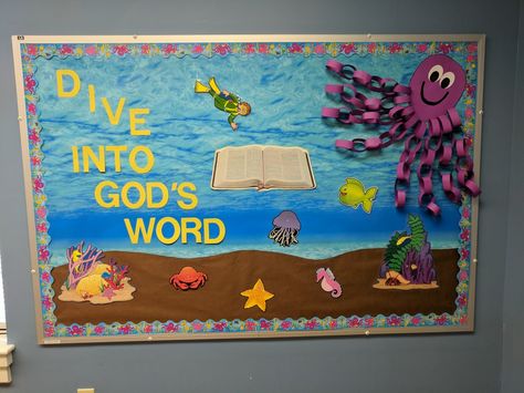 Disney Teacher, Bible Bulletin Boards, School Clinic, Disney Decorations, Daycare Classroom, Christian Bulletin Boards, Summer Bulletin Boards, Sunday School Rooms, Science Room