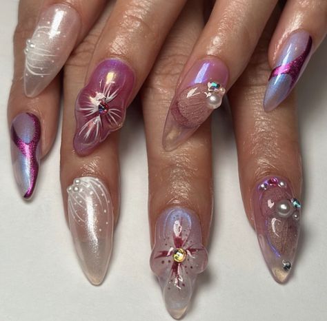 shynebychelle on ig 3d Floral Nails, Nails Yellow, Gem Nails, Nail Jewelry, Nail Art Ideas, Dream Nails, Funky Nails, Pretty Acrylic Nails, Floral Nails