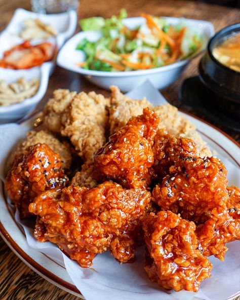 Juiciest Chicken, Chicken Crisps, Korean Fried Chicken, Cream Photos, Chicken Food, Food Babe, Dessert Pictures, Dinner Wedding, Kitchen Inspo