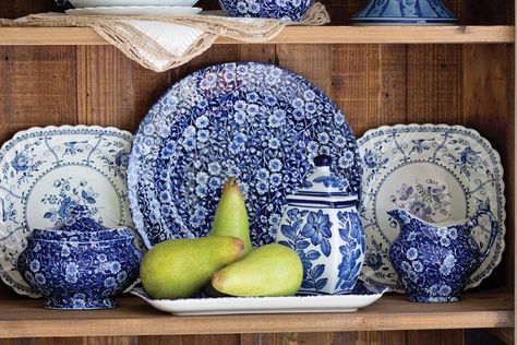 Prints Charming: Blue Calico by Burleigh French Country Dishes, Victorian Kitchen, White Ginger Jars, Blue Dishes, Blue White Decor, White Dishes, Blue And White China, White China, Blue Willow