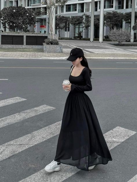 Cute Simple Dress, Long Dress Korean, Aesthetic Korean Fashion, Looks Rihanna, Aesthetic Korean, Modest Dresses Casual, Pretty Prom Dresses, Fashionista Clothes, Easy Trendy Outfits