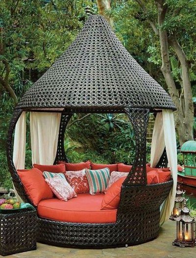 16 Cozy Outdoor Reading Nooks | BOOKGLOW Unique Patio Furniture, Outdoor Reading Nooks, Outdoor Reading, Murphy Bed Ikea, Backyard Hammock, Murphy Bed Plans, Bar Patio, Diy Furniture Bedroom, Deck Chairs