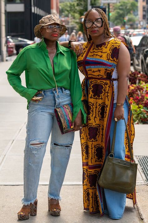 The Best Street Style from New York Fashion Week Thus Far #purewow #street style #fashion #fashion week #outfit ideas #style Harlem Fashion Street Style, Afro Boho Fashion Street Styles, Afro Eccentric Fashion, Nigerian Street Fashion, Boho Afro Style, Afrocentric Fashion Street Styles, New Orleans Street Style, Afro Centric Fashion, Neo Soul Fashion Outfits