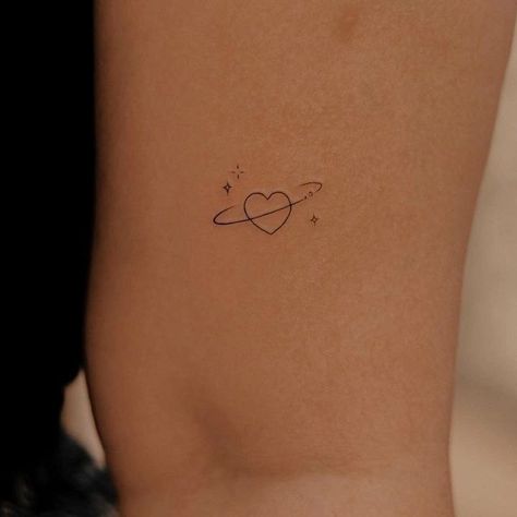 A Small Tattoo, Tato Minimal, Cute Simple Tattoos, Basic Tattoos, Small Girly Tattoos, Tato Henna, Finger Tats, Small Pretty Tattoos, Petite Tattoos