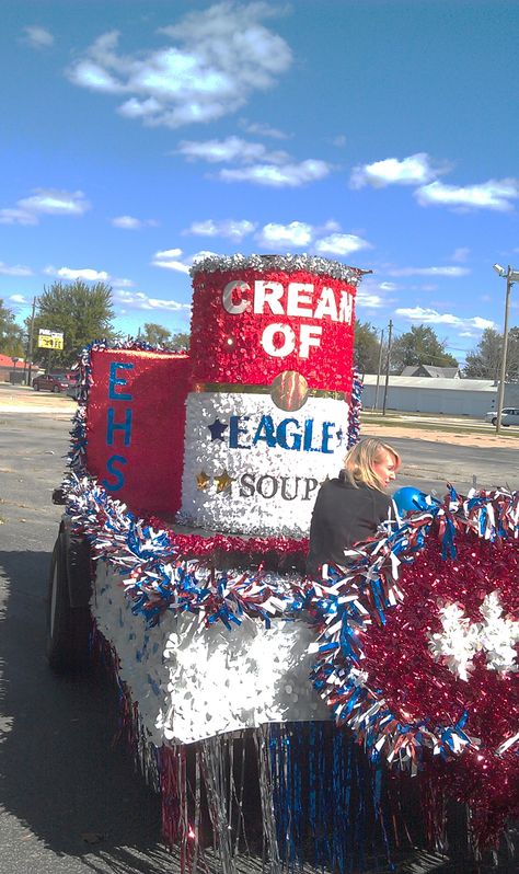 Homecoming parade float.  Can the Eagles! Sport Day Outfit, Sports Day Outfit, Rally Idea, Homecoming Decorations, Homecoming Floats, Homecoming Themes, Homecoming Spirit, Homecoming Parade, Homecoming Week