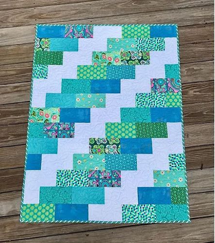 Colchas Quilting, Tiled Quilt, Quilt In A Day, Bonnie Hunter, Baby Quilt Patterns, Beginner Quilt Patterns, Easy Quilt Patterns, Patchwork Quilt Patterns, Strip Quilts