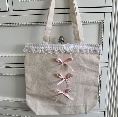 Girly Princess Aesthetic, Aesthetic Purse, Diy Tote Bag Design, Pretty Tote Bags, Lace Bag, Diy Tote, Aesthetic Bags, Cottagecore Coquette, Diy Bags Patterns