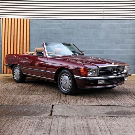 The Mercedes Benz 560SL, a symbol of luxury, has been seen with many celebrities. Its elegance and style make it a timeless classic. Want more classic gems? Follow us and explore our profile to find your dream car. #MercedesBenz #ClassicCars #CelebrityCars #mercedes #vintagecars Mercedes Benz Vintage, Mercedes Pagoda, Celebrity Cars, Mercedes Sl, Mercedes Benz Classic, Fall 24, Classy Cars, A Symbol, My Dream Car