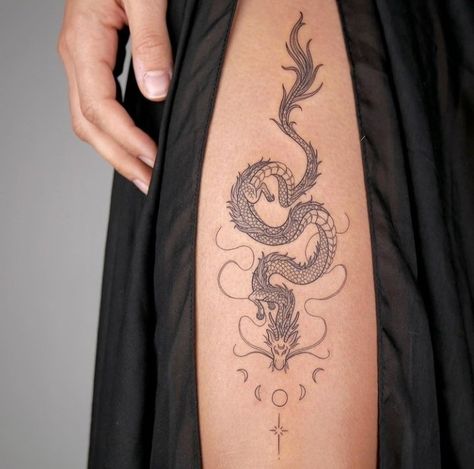 Dragon Tattoo For Women Hand, Hand Tattoos Sleeve, Women Hand Tattoos, Tattoo Bein Frau, Tattoos Sleeve, Dragon Tattoo For Women, Dragon Tattoo Designs, Thigh Tattoos Women, Badass Tattoos