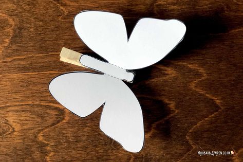 How to Make a Flapping Butterfly Peg Automata - Rhubarb and Wren Flapping Butterfly, Flying Butterfly Card, Butterfly Crafts Preschool, Craft Ideas For Beginners, Quick And Easy Crafts, Stem Crafts, Fleurs Diy, Butterfly Template, Paper Craft Ideas