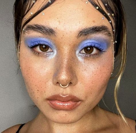 Periwinkle Eye Makeup, Periwinkle Makeup, Makeup Photos, Bad Makeup, Photo Makeup, Beat Face, Makeup Goals, Prom Makeup, Colorful Makeup