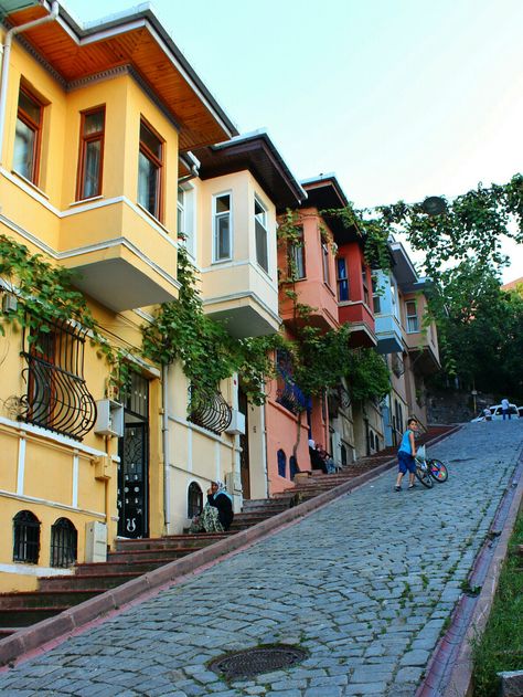 Istanbul Turkey Photography, Travel Photography Europe, Colorful Houses, Chile Travel, Istanbul Travel, Turkey Travel, South America Travel, Istanbul Turkey, Life Photography