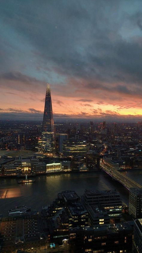 London Skyline Aesthetic, The Gherkin London, Golden Hour City, Sky Garden London, London England Photography, Gherkin London, Sunset London, London At Night, Architecture Photography Buildings