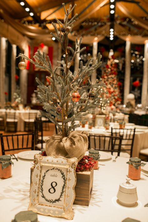 If Christmas Is Your Favorite Holiday, Prepare to Freak Out Over This Beautifully Festive Wedding Christmas Tree Inspiration Traditional, Christmas Wedding Centerpieces, Christmas Wedding Themes, Winter Wedding Table, Winter Wedding Centerpieces, Christmas Wedding Decorations, Boda Diy, Christmas House Lights, Winter Wedding Decorations