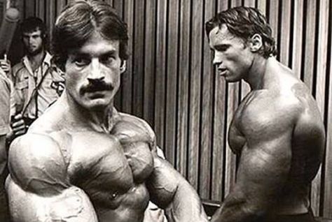 Hard Photos, Mike Mentzer, Arnold Schwarzenegger Bodybuilding, Best Bodybuilder, Frank Zane, Schwarzenegger Bodybuilding, Gold's Gym, Action Man, Pumping Iron