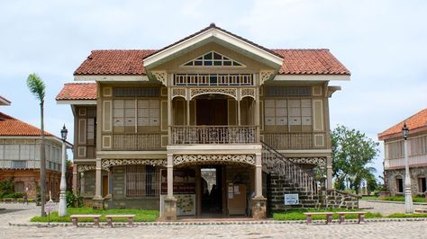 old philippine house Philippine Architecture, Old House Design, Filipino House, Filipino Architecture, Philippines House Design, Spanish Colonial Homes, Philippine Houses, Asian Architecture, Heritage House