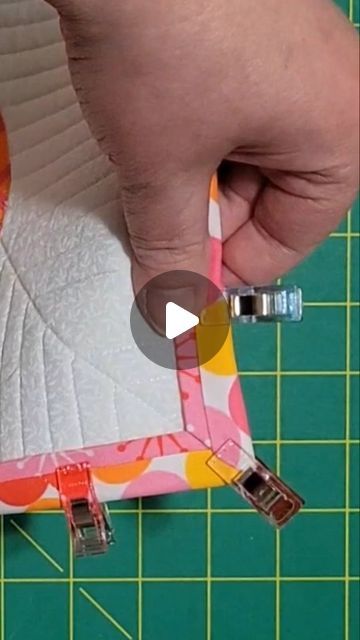 Beth Ann Williams on Instagram: "IG QuiltFest Day 26 - Binding Technique. I'm mitering a flanged binding. I bound my quilt completely by machine - no hand-sewing needed. 😄👍 💐🏵🌹🌼🌸 I'm teaching an Easy Machine Quilt Bindings That Still Look Great online Zoom class in April, if you are interested in joining in live or watching afterward on video - link in bio. 💐🏵🌹🌼🌸  These delicious fabrics are from the Caleb Gray Studio "Back in the Groove" collection on Spoonflower. 💐🏵🌹🌼🌸  .  .  .  #IGQuiltFest2024  #IGQuiltFest2024day26 #IGQuiltFest with @amyscreativeside  #ZoomClass #ZoomClasses   #QuiltClass #QuiltingClass #QuiltingClasses  #OnlineQuiltingClasses  #Crafts #TextileArts #Textiles   #Maker #MakersGonnaMake  #QuiltingTips #QuiltingTipsAndTricks  #QuiltingTechniques   #Sewing Binding Quilt With Backing Fabric, Self Binding Quilt, Magic Binding Tutorial, Mitred Corner Sewing Quilt Binding, Sewing Binding On Quilt, Machine Quilt Binding, Quilt Binding Corners, Finishing Quilt Binding Tutorial, Flange Binding