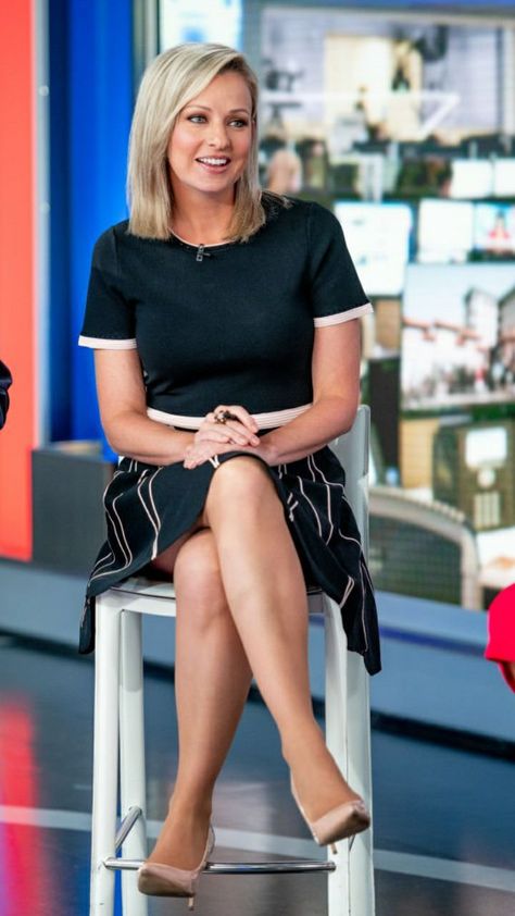 Sandra Smith - America's Newsroom Dress And Stockings, Sandra Smith, Fox News Anchors, Female News Anchors, Fashion Tights, Stevie Nicks, Fox News, Anchors, Sheer Lace