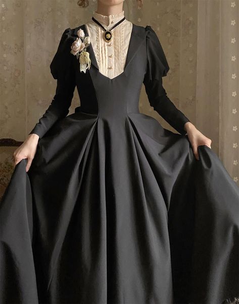 Victorian Dress Aesthetic, Black Victorian Dress, Victorian Dress Gown, Gothic Victorian Dresses, Shopping Link, Op Dress, Old Fashion Dresses, Concept Clothing, Modest Dresses Casual