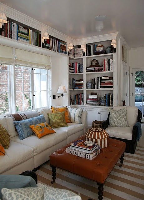 I love this room, but want to do it my way, with my own things.....the bookcases are wonderful, the illusion of a reading nook there...I love that. Home Libraries, Built In Bookcase, A Living Room, Front Room, Small Living Room, Design Case, Home Fashion, Built Ins, 인테리어 디자인