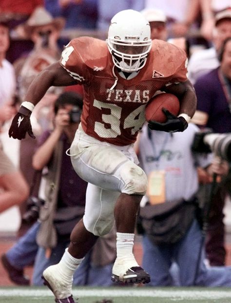 University Of Texas Football, Ricky Williams, Texas Longhorns Football, Heisman Trophy Winners, College Football Players, Longhorns Football, Sport Magazine, Texas Sports, Heisman Trophy